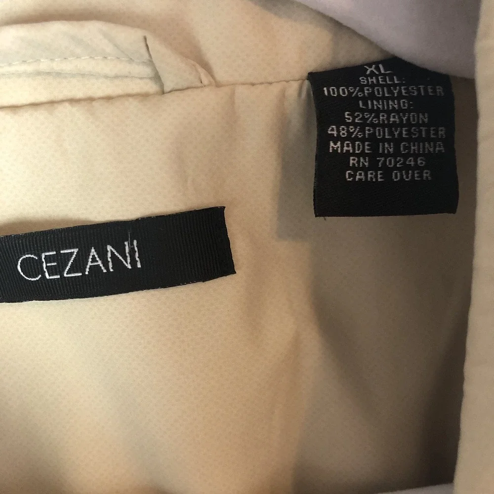 Cezani Mens Windbreaker Jacket Size XL Beige Full Zip Buttons‎ Pockets TINY FLAW